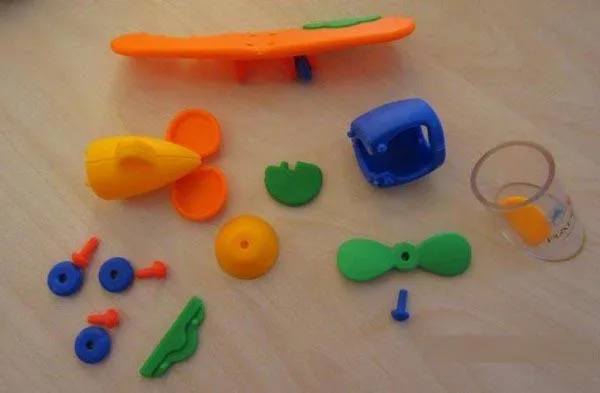 Giocattolo di plastica «Cartoon-Sharpen the wits plane» — foto 3 dell'alert A12/1039/15