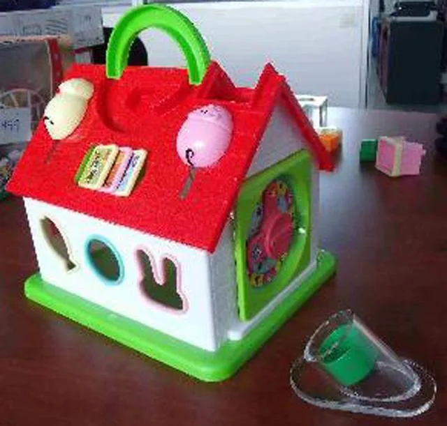 Casa giocattolo di plastica – Puzzle Casa – Giocattoli musicali divertenti — foto 3 dell'alert 1668/10