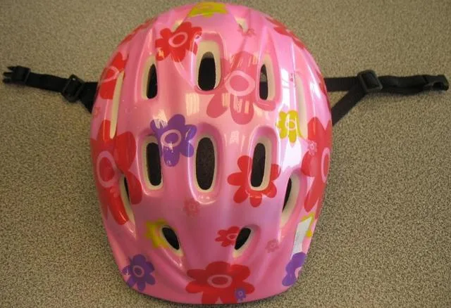 Casco da ciclismo "Kerékpáros Sisak Gyermek" & #13; — foto 1 dell'alert 1221/11