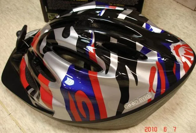 Casco della bicicletta & #13; & #13; — foto 1 dell'alert 0061/11