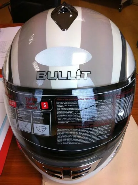 Casco motociclistico V200 & #13; & #13; — foto 1 dell'alert 0740/11