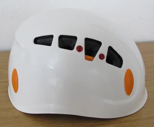 Casco per alpinisti — foto 2 dell'alert A12/0072/19