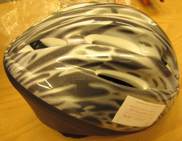Casco sportivo protettivo "Luna" &amp; #13; &amp; #13; — foto 1 dell'alert 0423/11