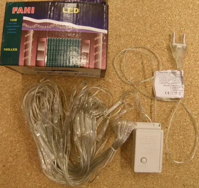 Catena di illuminazione con 100 LED non sostituibili "100L — foto 1 dell'alert 0681/12