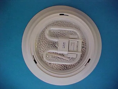 Ceiling lamps with 2D fluorescent lamp (fixed luminaire). — foto 4 dell'alert 0786/06