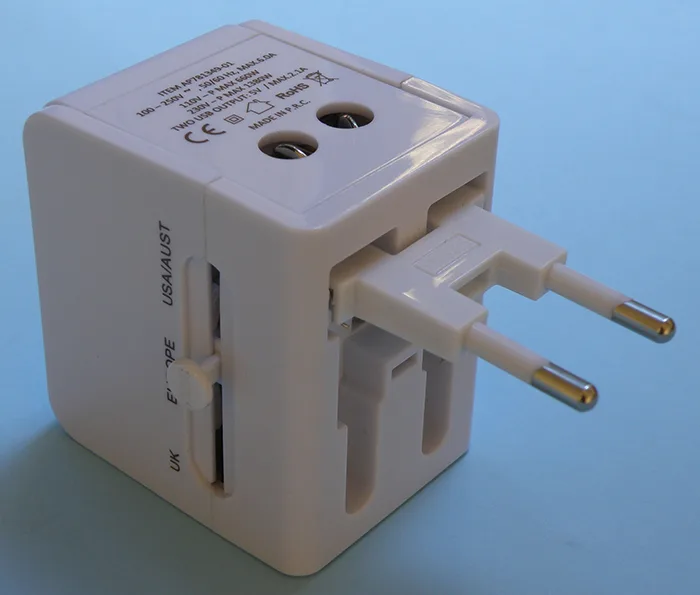 Adattatore da viaggio «CELSOR UTAZÓ ADAPTER» — foto 3 dell'alert A12/00904/20
