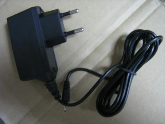Caricabatterie per telefono cellulare «Charger» — foto 1 dell'alert A12/0898/13
