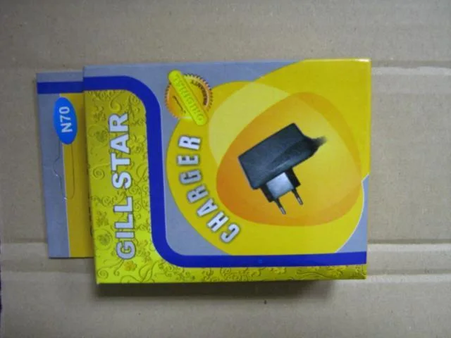 Caricabatterie per telefono cellulare «Charger» — foto 2 dell'alert A12/0898/13