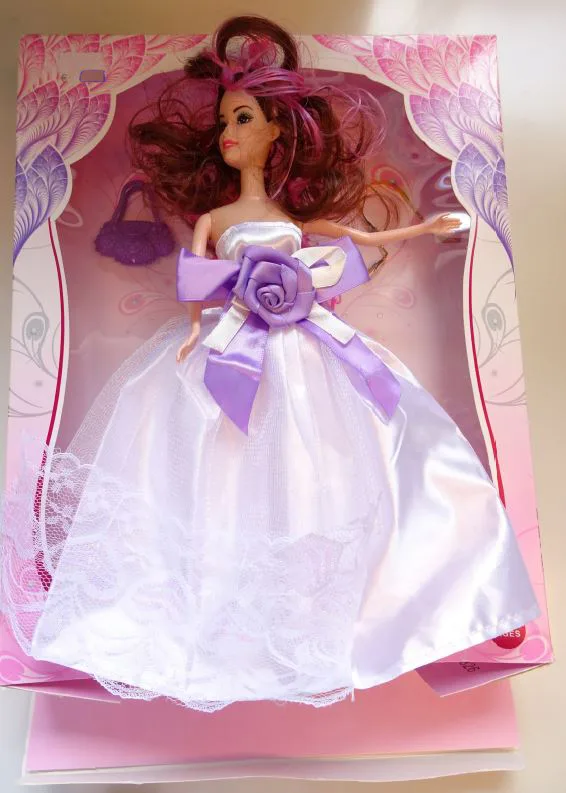 Bambola in plastica con accessori «Charm Girl»