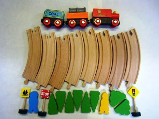 Set di treni giocattolo «Children's 24 Piece Wooden Train Set» — foto 2 dell'alert A12/1614/14