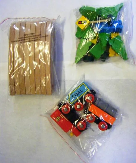 Set di treni giocattolo «Children's 24 Piece Wooden Train Set» — foto 3 dell'alert A12/1614/14