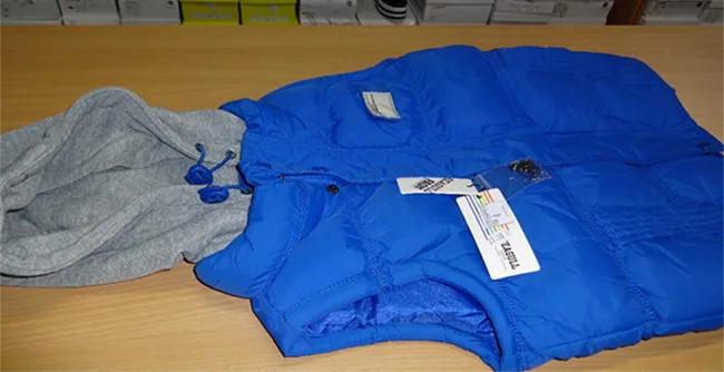 Gilet per bambini con cappuccio «Children's vest» — foto 2 dell'alert A11/00126/20