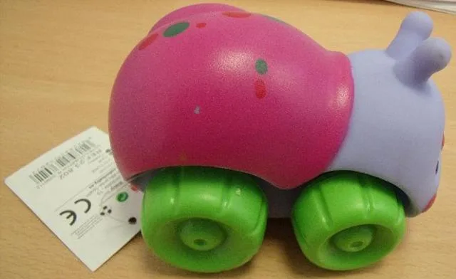 Chiocciola di plastica sulle ruote "Coche" (automobile) &amp; #13; &amp; #13; (Color Baby)