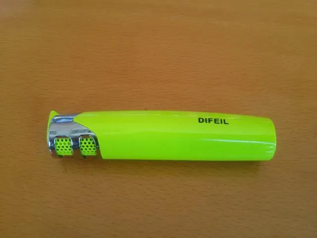 Più leggero «Classic Lighter» — foto 2 dell'alert A12/0921/14