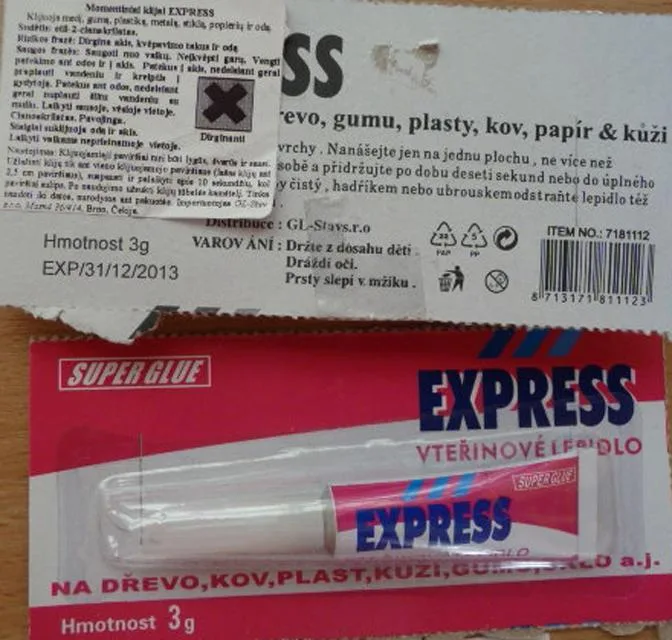 Colla "Super colla EXPRESS" & #13; & #13; — foto 1 dell'alert 1458/11