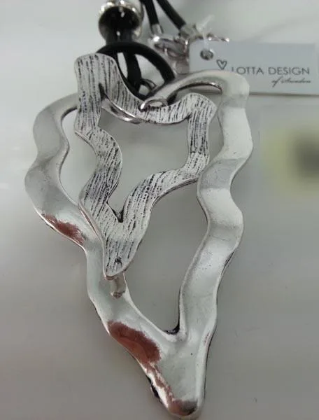 Collana con ciondolo (Lotta Design)