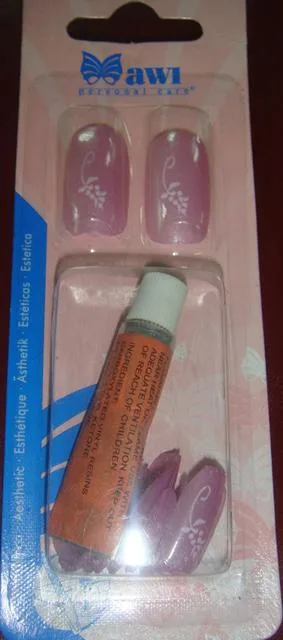Chiodi falsi «Color Nails» — foto 2 dell'alert A12/1557/14