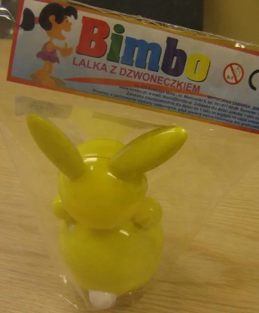 Coniglio giocattolo autoadeguato – Lalka z dzwoneczkiem (Bimbo)