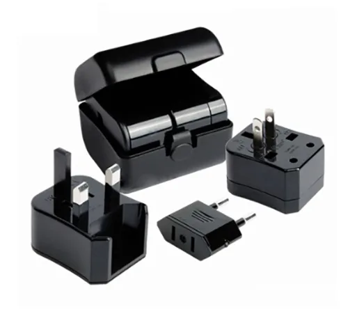 Adattatore elettrico «conversion de voyage mondiale trois-en-un 3 prises prises adaptateur universel» — foto 1 dell'alert A12/01645/20