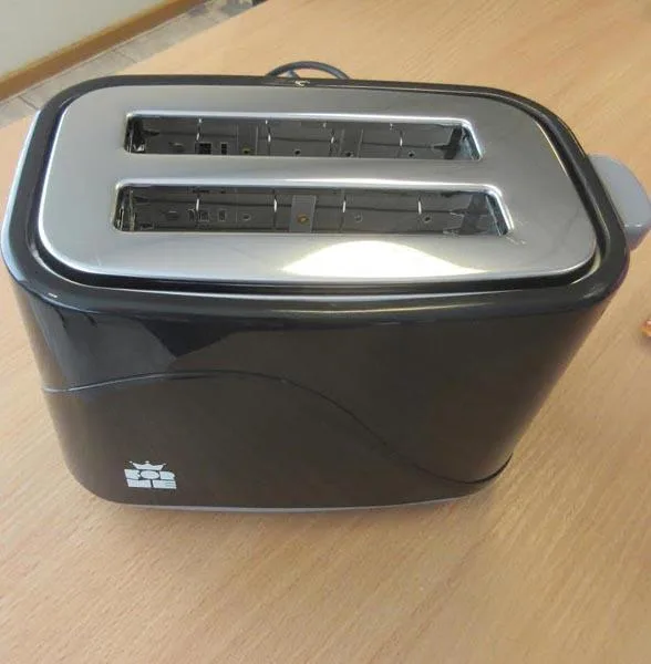 Tostapane elettrico «Cool Touch» — foto 3 dell'alert A12/0135/18