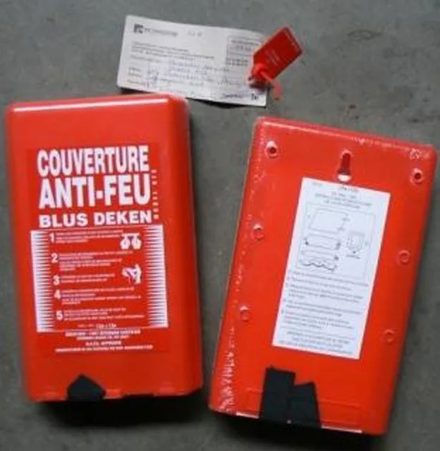 Coperta antincendio – Couverture anti-feu/Blus Deken — foto 1 dell'alert 0898/10