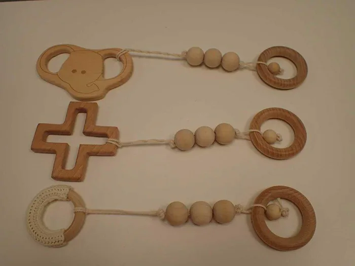 Giocattolo di legno «Cord Pendant Cross»