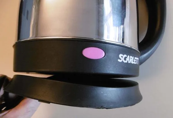 Bollitore elettrico «Cordless jug.kettle» — foto 3 dell'alert A12/0061/19