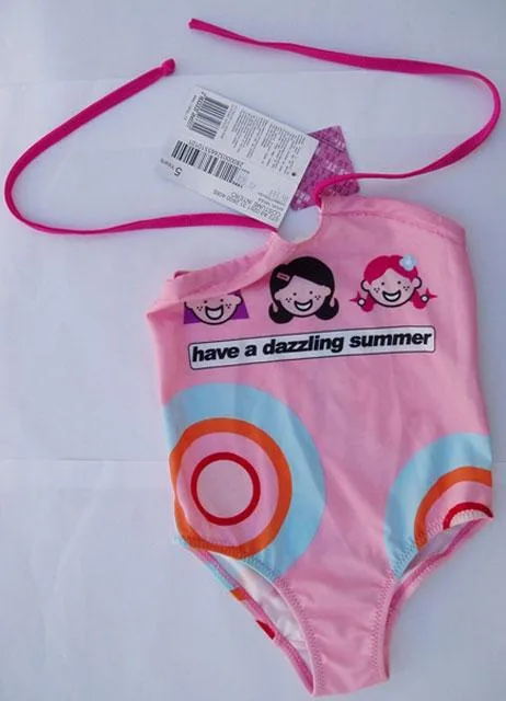 Costume da bagno della ragazza – Avere un'estate abbagliante — foto 2 dell'alert 1454/09