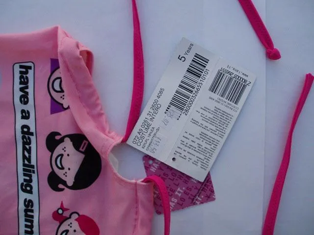 Costume da bagno della ragazza – Avere un'estate abbagliante — foto 3 dell'alert 1454/09