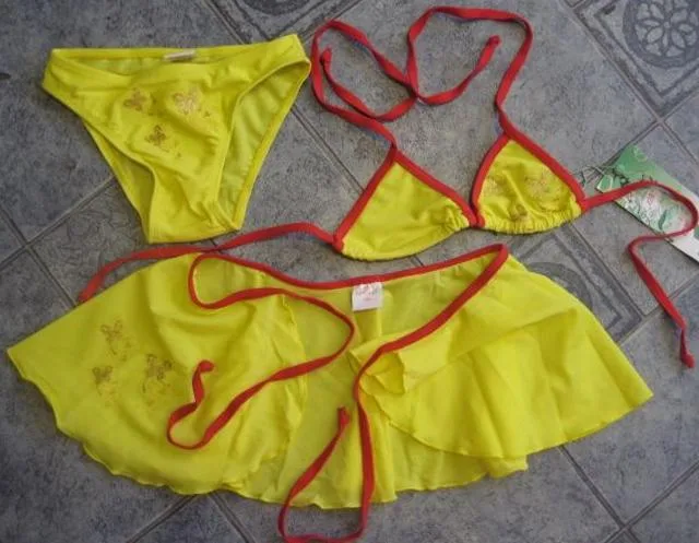 Costume da bagno in tre pezzi della ragazza (Beyond)