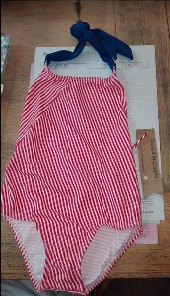 Costumi da bagno per ragazze (ARSENE ET LES PIPELETTES)