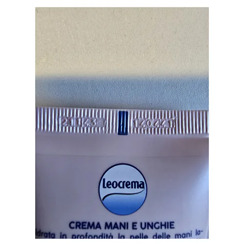 Crema per le mani «Crema mani e unghie idratante» (Leocrema)