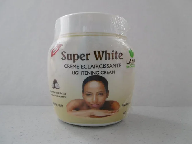 Prodotto per l'alleggerimento della pelle «Crème clarifiante super white bio» — foto 1 dell'alert A12/01632/20