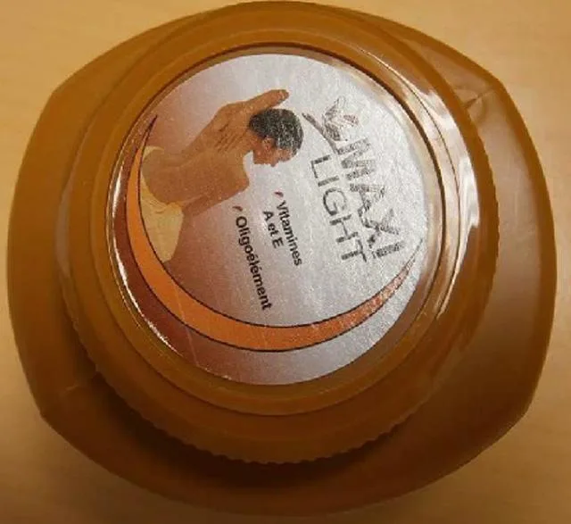 Prodotto schiarimento della pelle «Crème éclaircissante et purifiante [lightening and purifying cream] 325 ml» (Maxi Light)