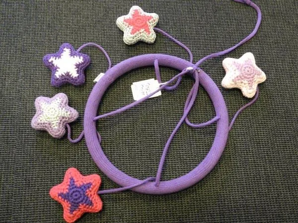 Telefonia mobile «Crochet mobile with stars» (Smallstuff)