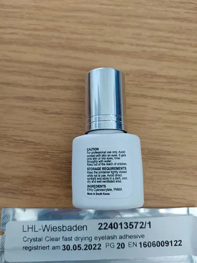 Adesivo per ciglia «Crystal Clear fast drying eyelash adhesive» — foto 2 dell'alert A12/01284/22