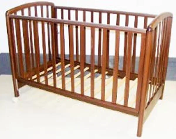 Lettino in legno «Dalia» (Baby Italia)