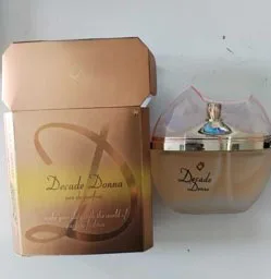Profumo «Decade donna» (Merta)