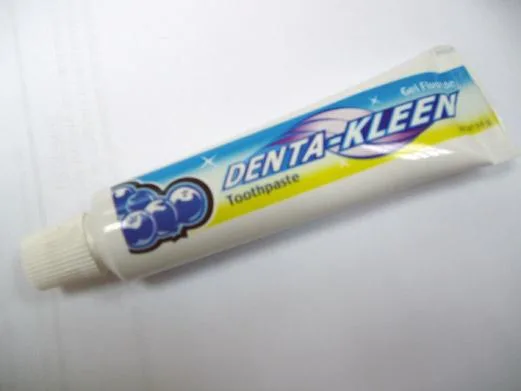 Dentifricio – dentifricio al fluoro Junior con spazzolino gratuito — foto 4 dell'alert 0499/08
