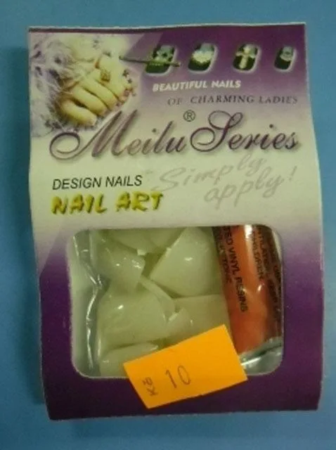 Unghie false &amp; #13; &amp; #13; «Design Nails Nail Art. Beautiful Nails of Charming Ladies.» — foto 1 dell'alert A12/0560/13