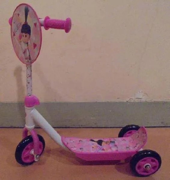 Scooter giocattolo «Despicable Me DM3» — foto 3 dell'alert A12/0152/19