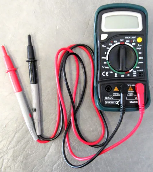 Multimetro digitale «Digital multimeter / Digitaalinen Yleismittari» (Lexxa Durable X)