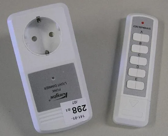 Dimmer luminoso telecomandato, presa telecomandata (Kangtai)