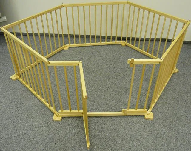 Box per bambini con un cancello «Dingo» (Tigon)