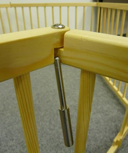 Box per bambini con un cancello «Dingo» — foto 4 dell'alert A11/0084/14