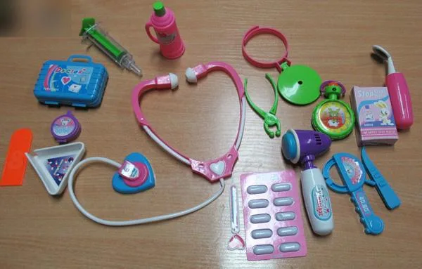 Set di gioco medico «Doctor / Emulational dr set» — foto 5 dell'alert A12/0040/19