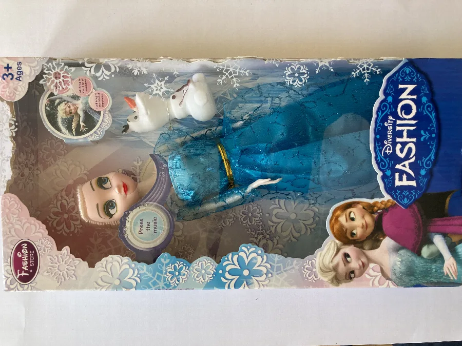 Bambola di plastica «Doll with sound» (Diversity Fashion)