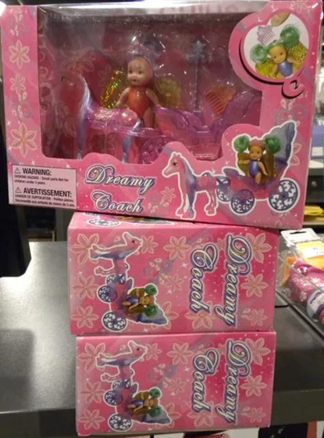 Bambola di plastica con il carrello del giocattolo &amp; #13; &amp; #13; «Dreamy Coach» (Rocco Giocattoli)
