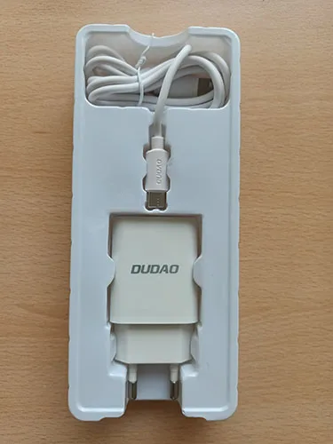Caricabatterie USB «DUDAO» — foto 2 dell'alert A12/02429/23