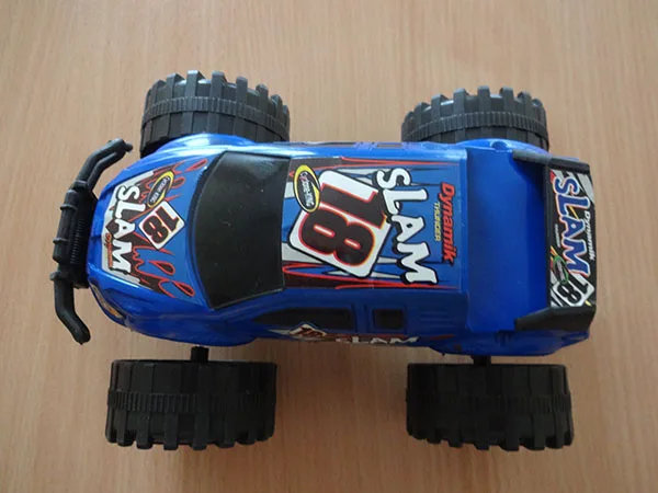 Auto giocattolo «Dynamic Thunder Slam 18» — foto 3 dell'alert A12/00687/22